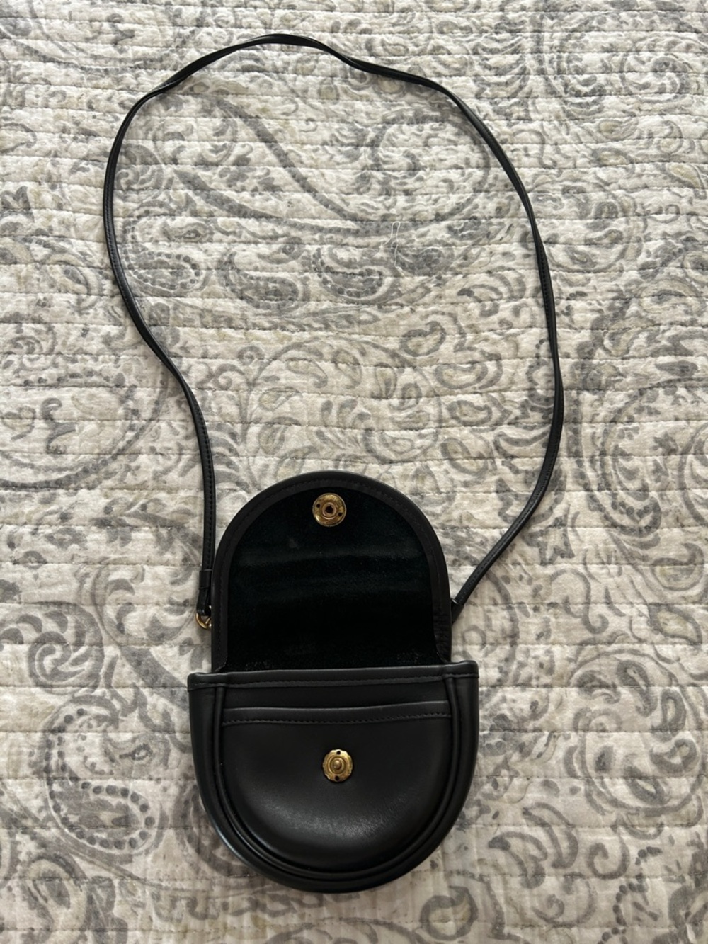 Vintage Coach Black Leather Crossbody Mini Bag with Brass Hardware - Picture 2 of 4